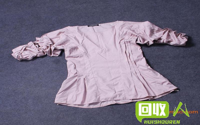 挑选合适的二手衣服：价格与品质的平衡 二手的衣服多少钱